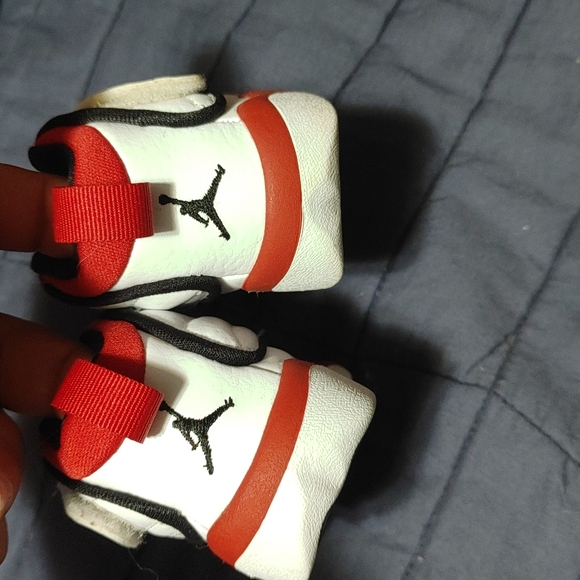 Like new Nike Air Jordans - Picture 4 of 4